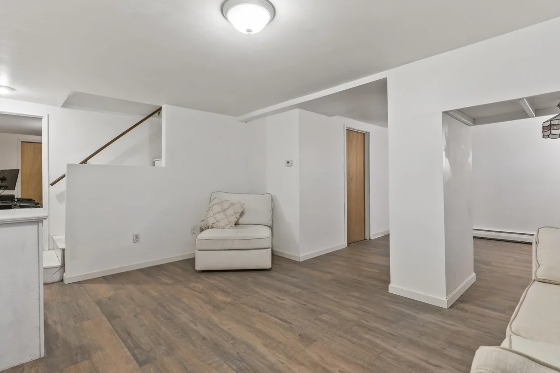 Photo of 35 Buttonwood