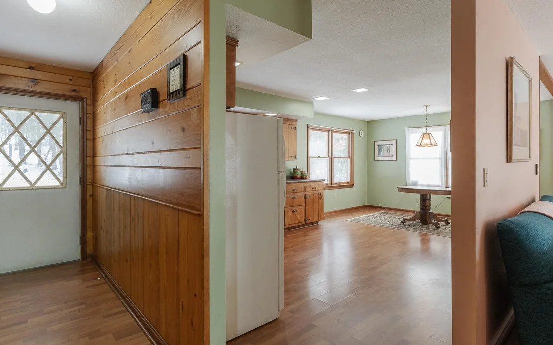 Photo of 521 County