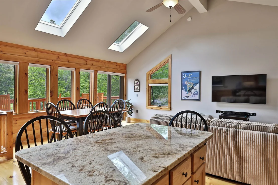 Photo of 426 Roaring Brook