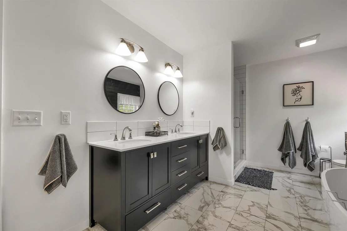 Photo of 537 Pingree Hill