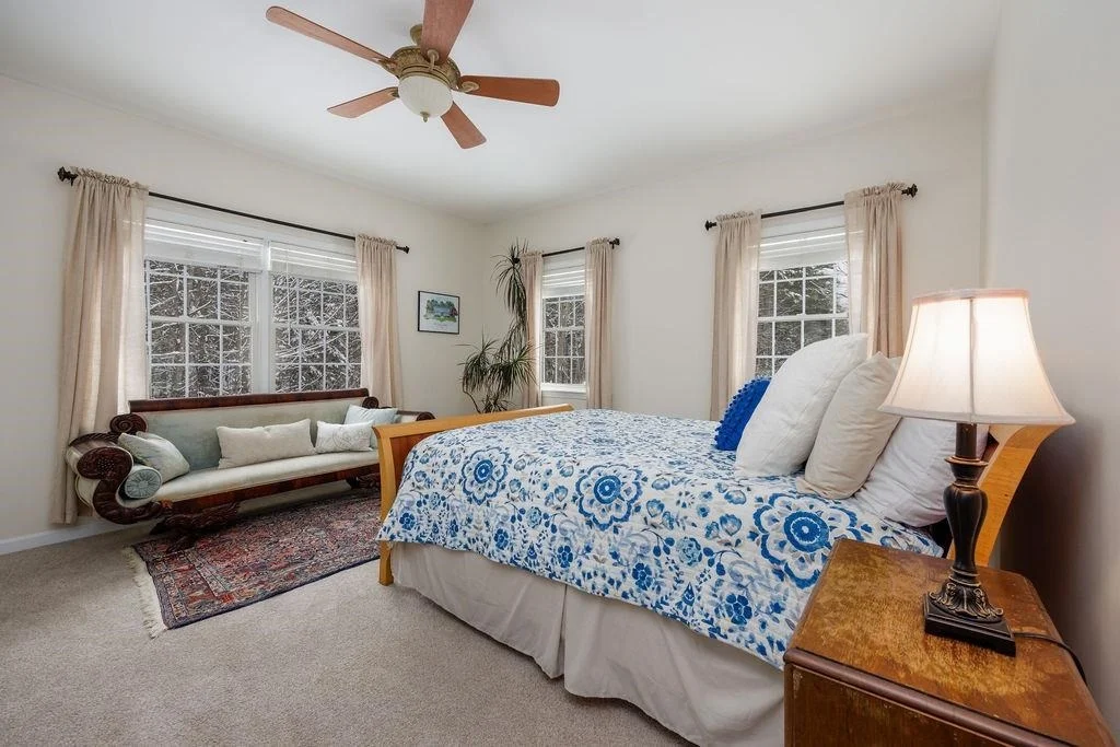 Photo of 3877 Main