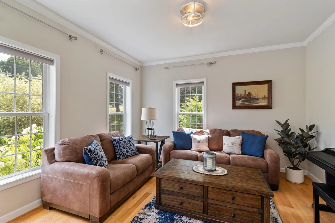 Photo of 900 Ledgewood