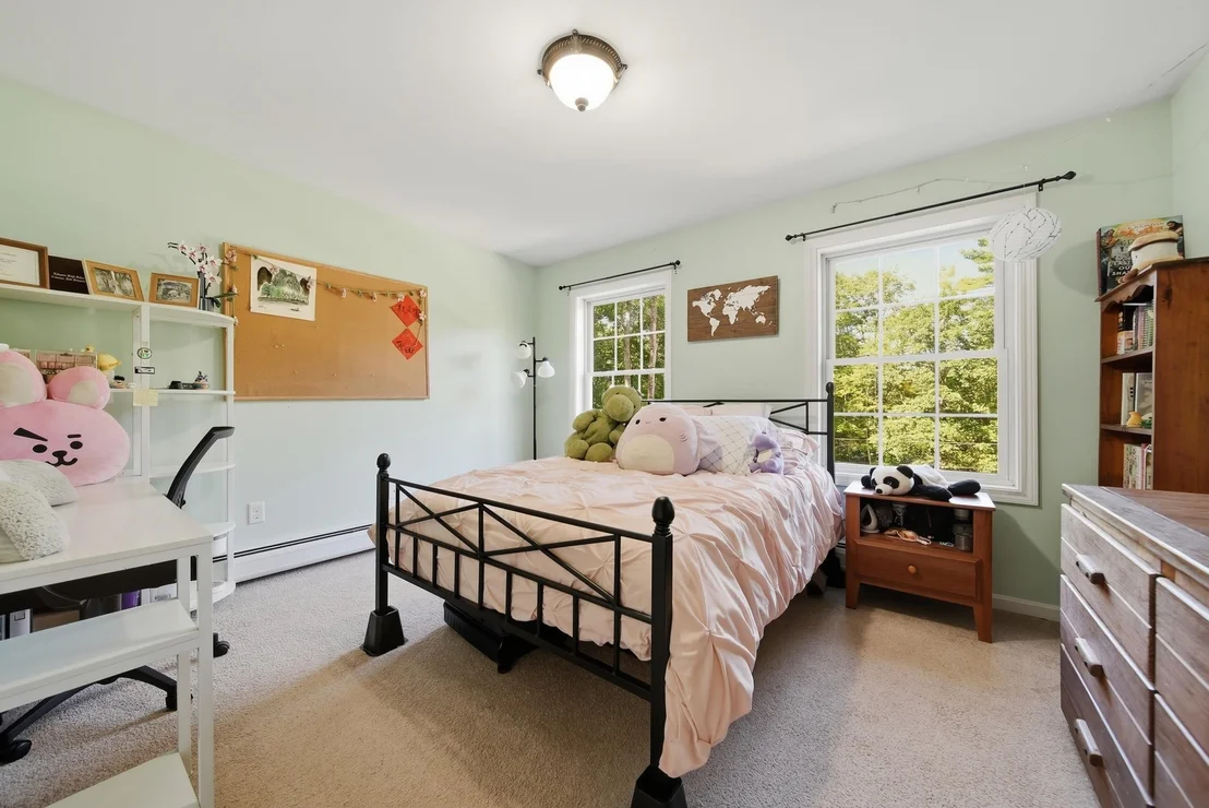 Photo of 298 Stocker Pond