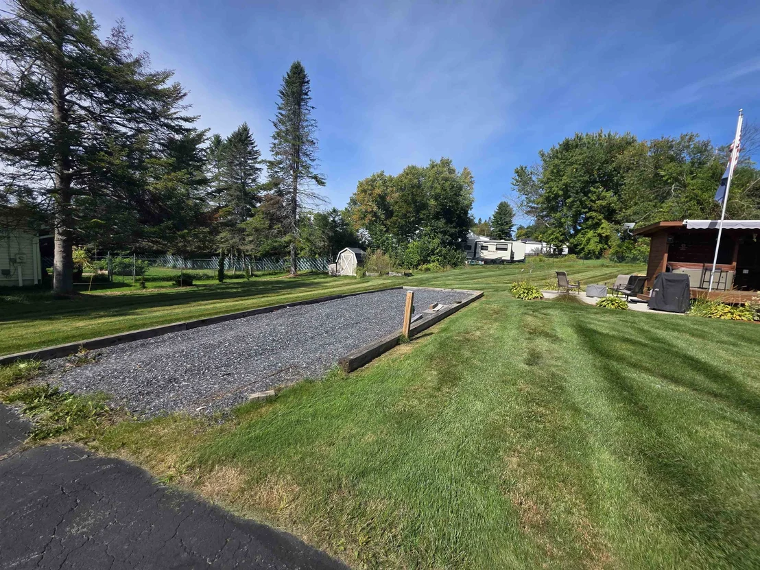 Photo of 6 Meadowcrest