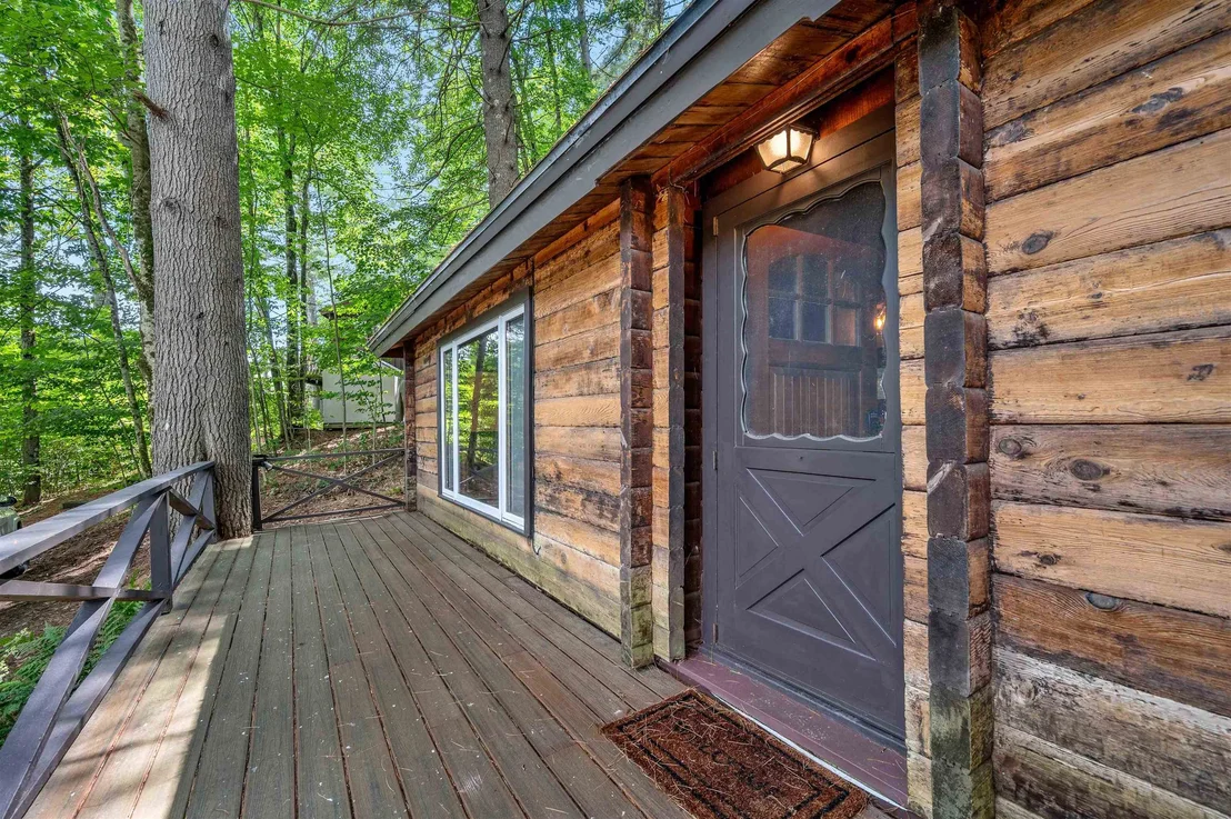 Photo of 17 Middle Pines