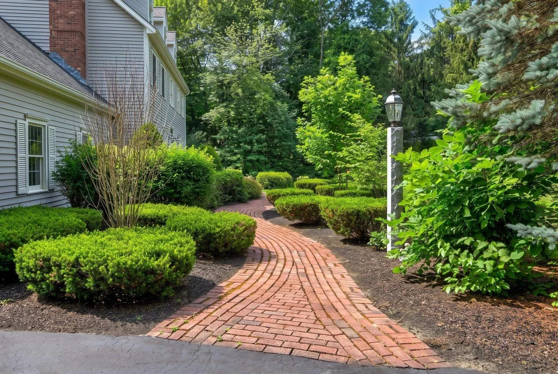 Photo of 8 Bear Hill