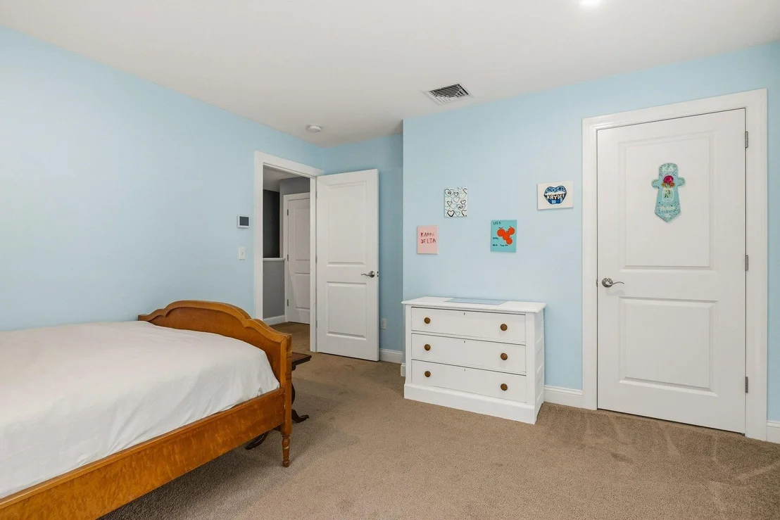 Photo of 16 Bayview