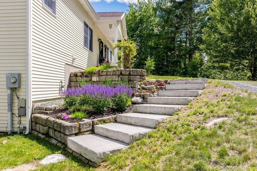 Photo of 3877 Main