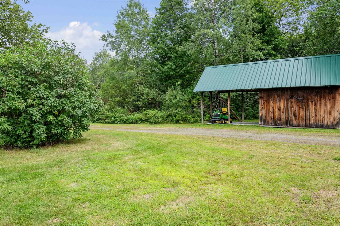 Photo of 44 Dubeau