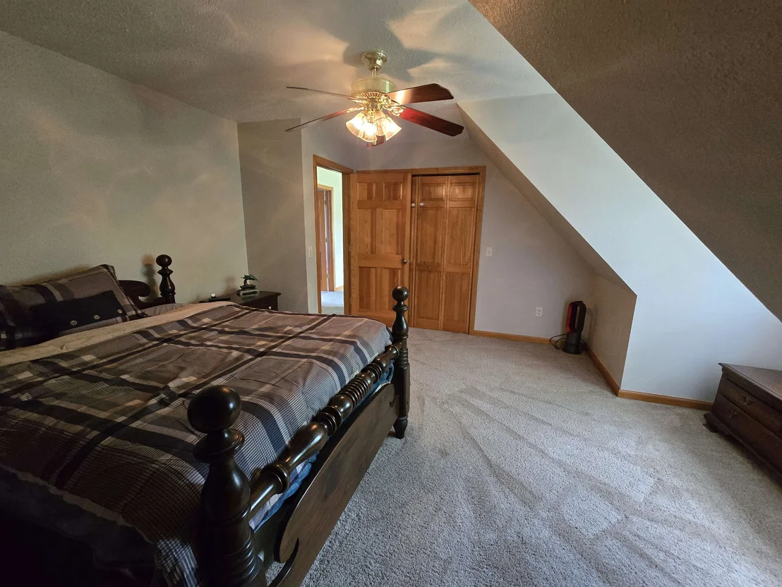Photo of 892 Burton Hill