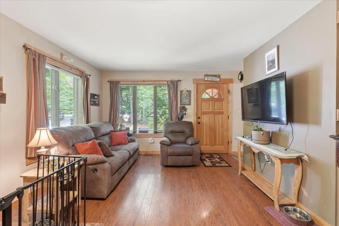 Photo of 17 Forest Ridge