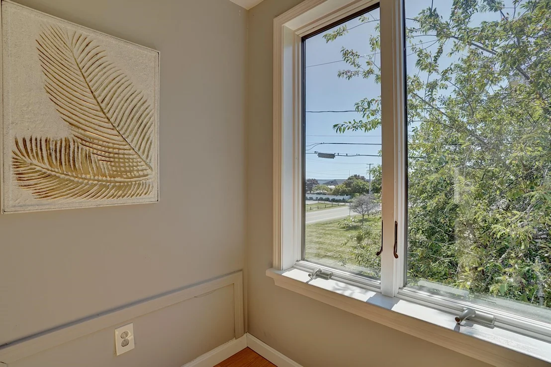 Photo of Unit 27 at 989 Ocean