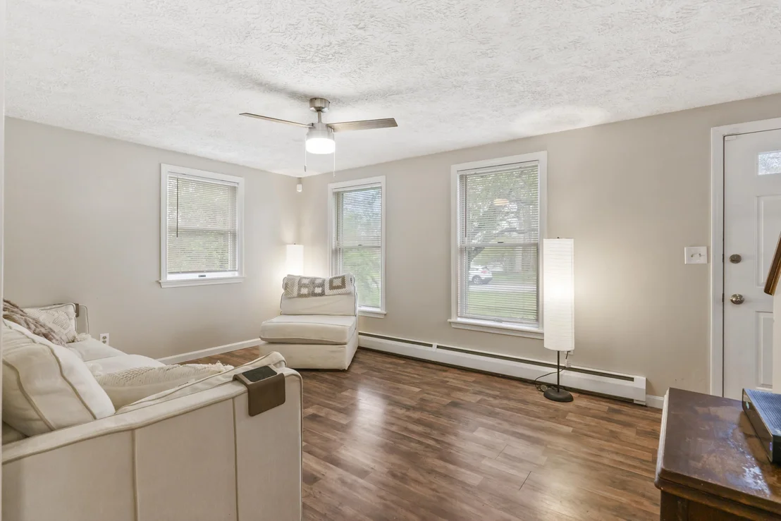 Photo of 35 Buttonwood