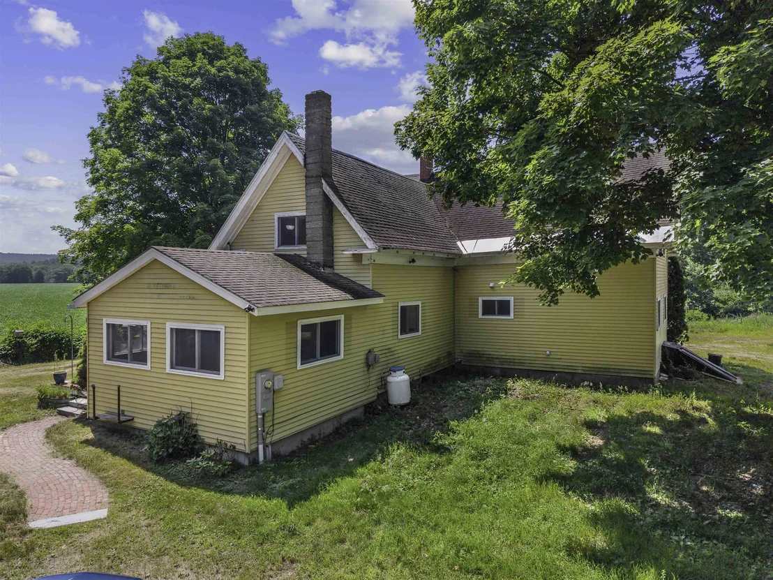 Photo of 385 Burnham Intervale