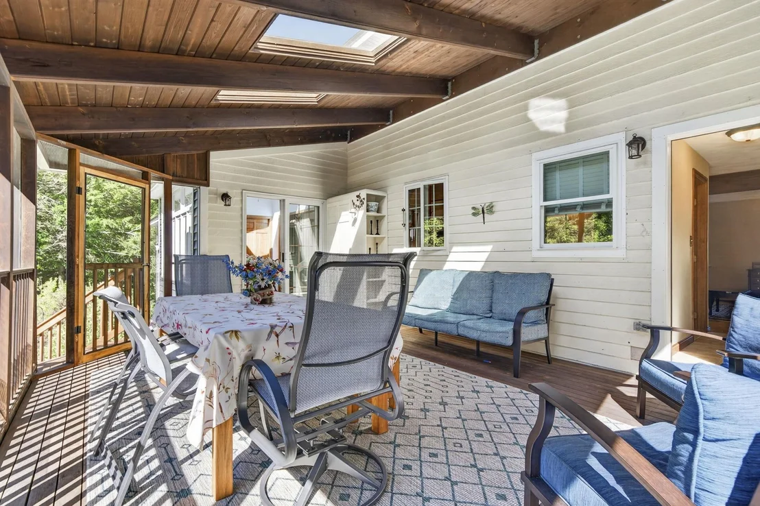 Photo of 28 Longview