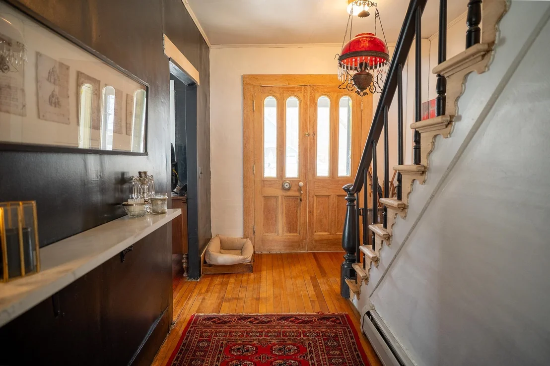 Photo of 370 Main