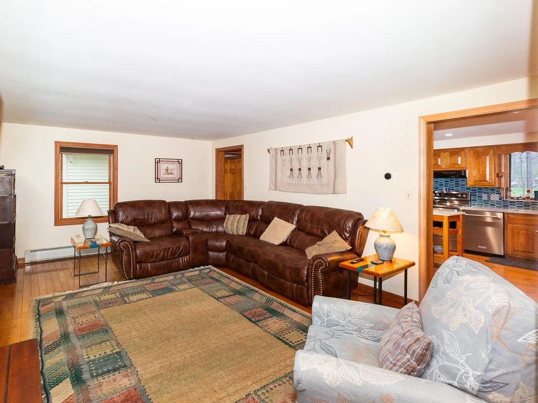 Photo of 8 Laurel