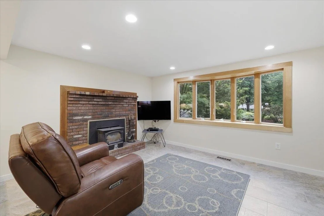 Photo of 16 Lakeview