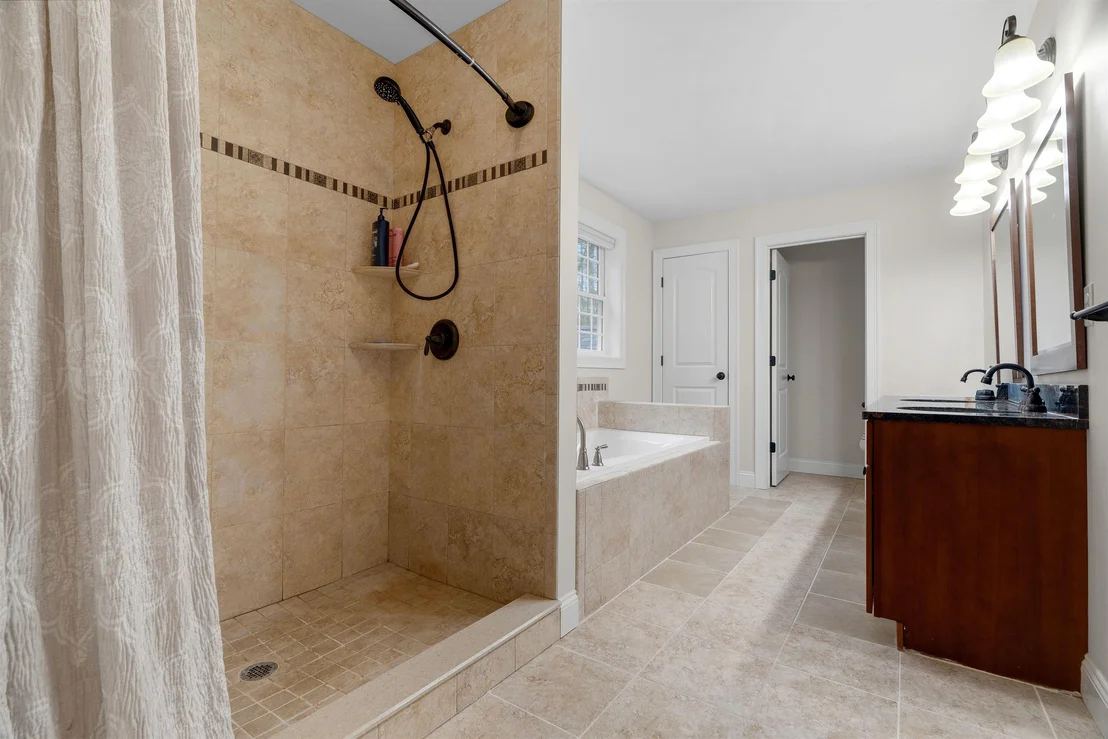 Photo of 18 Longmeadow