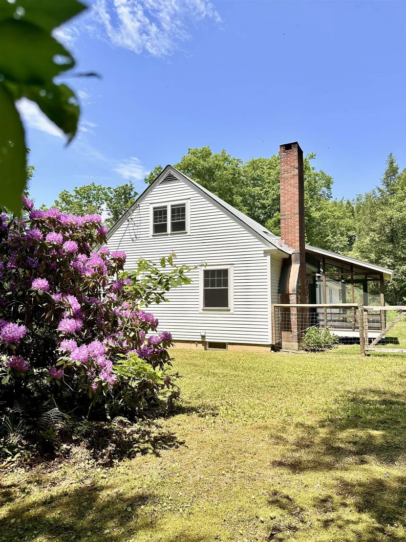 Photo of 720 Pine Banks