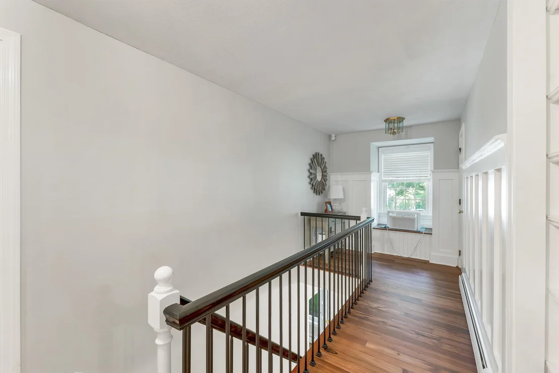 Photo of 9 Meadowview
