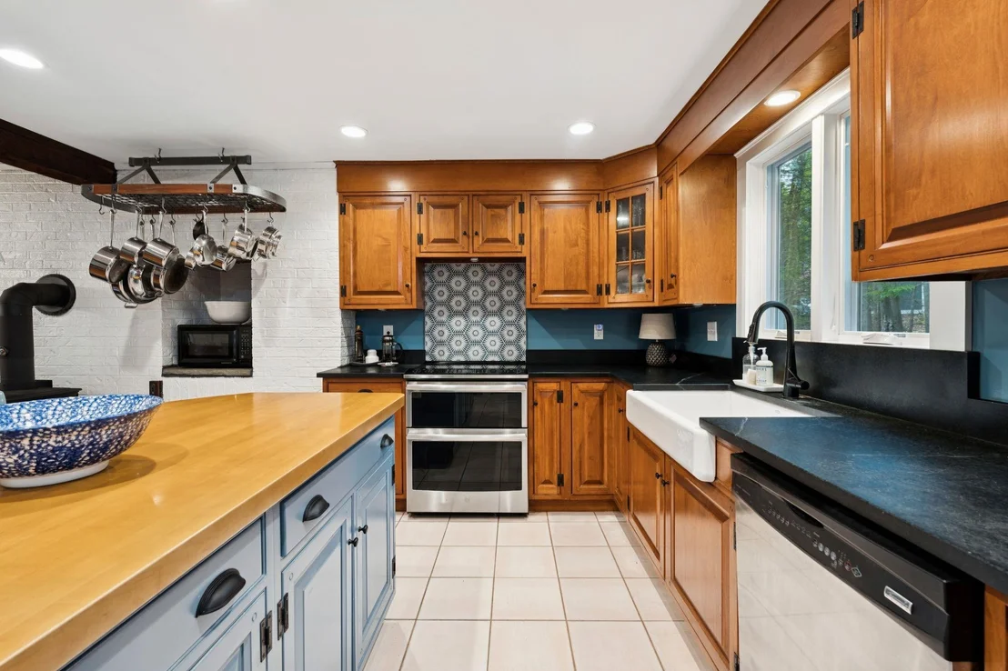 Photo of 12 Hemlock