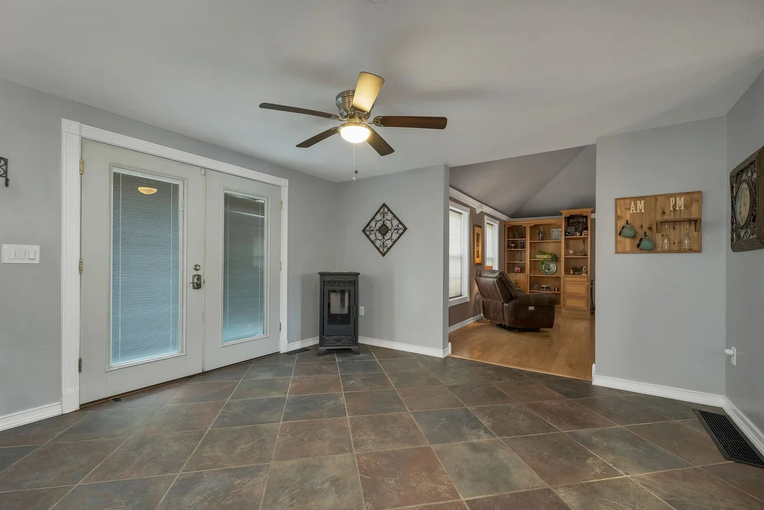 Photo of 71 Auburn