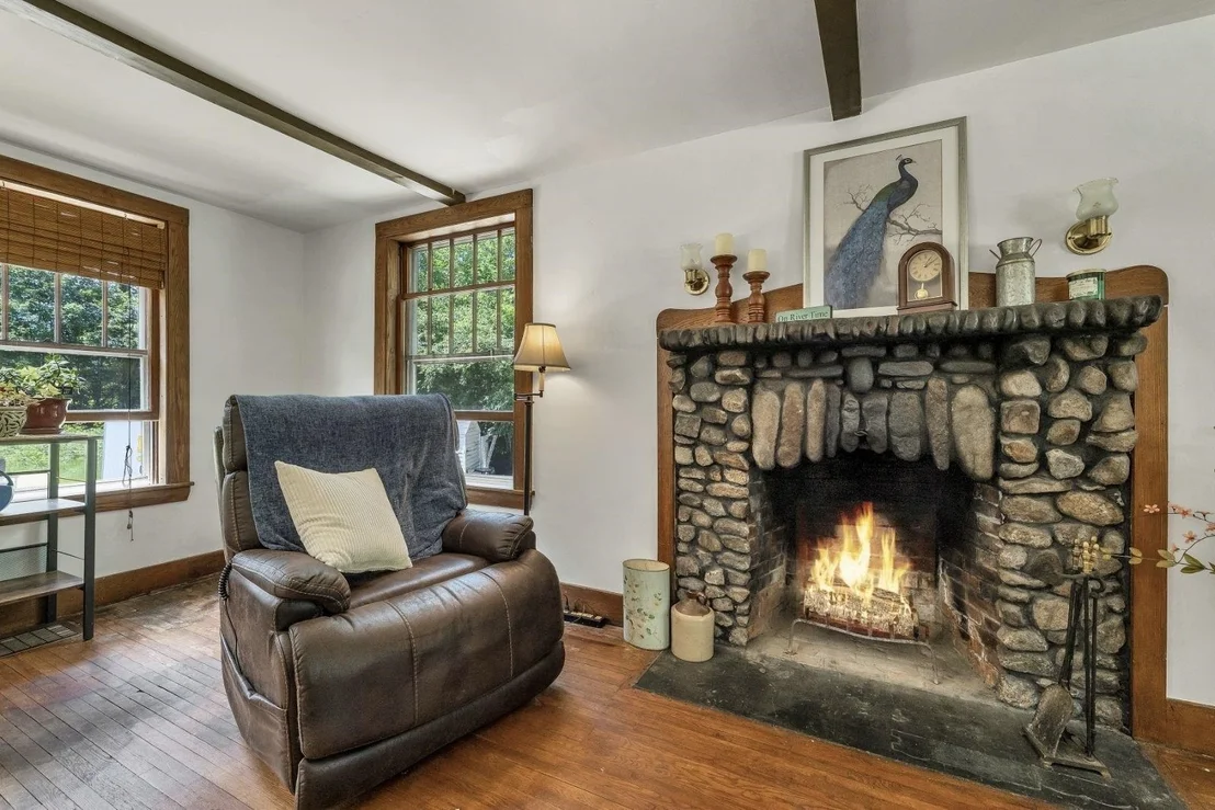 Photo of 652 West Side