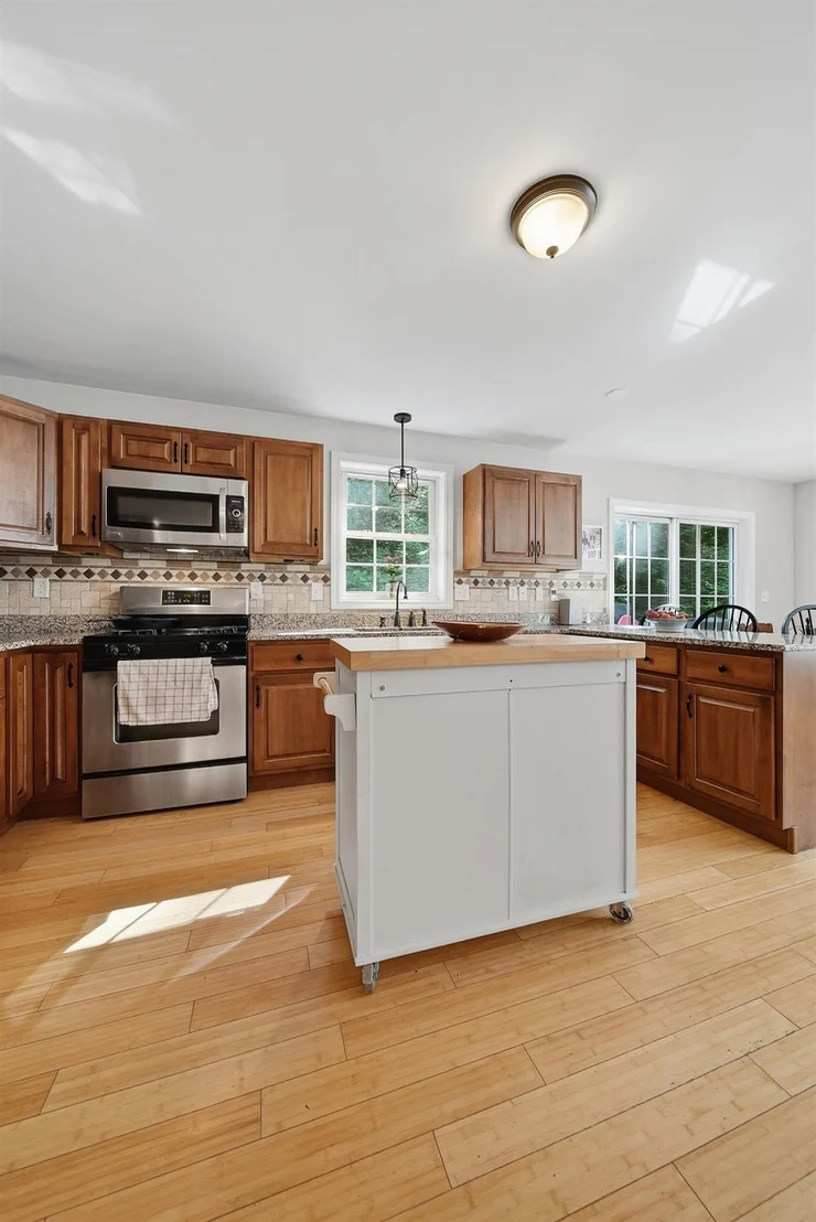 Photo of 298 Stocker Pond
