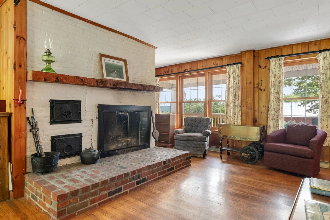 Photo of 373 Perham