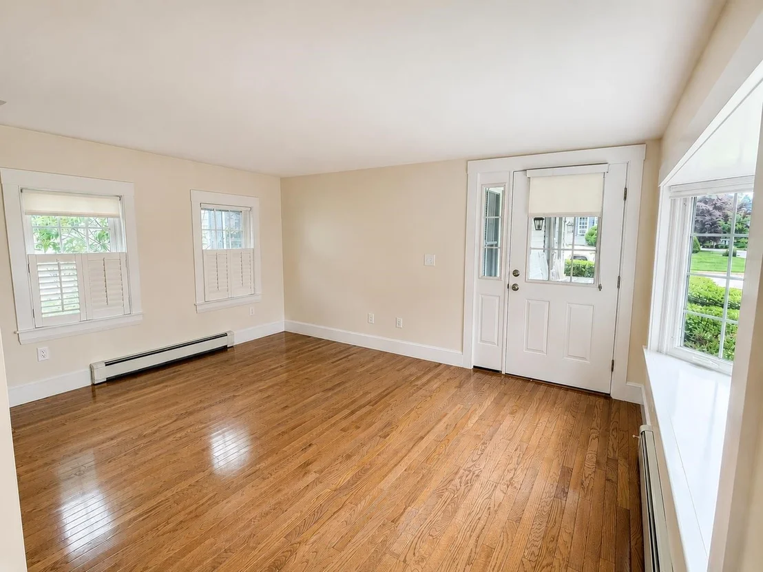 Photo of Unit 3 at 32 Cable