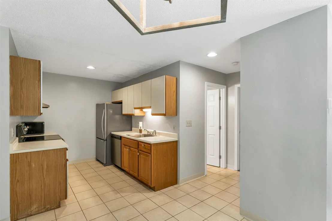 Photo of Unit 1 at 36 Circle