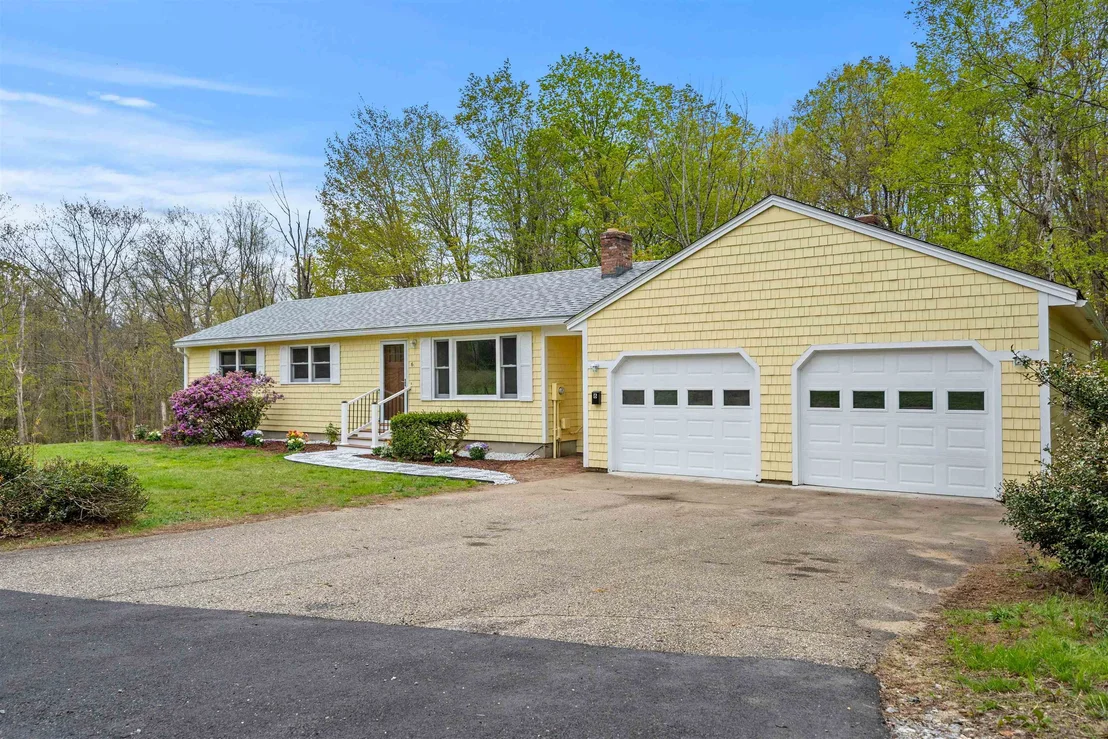 Photo of 6 Colonial
