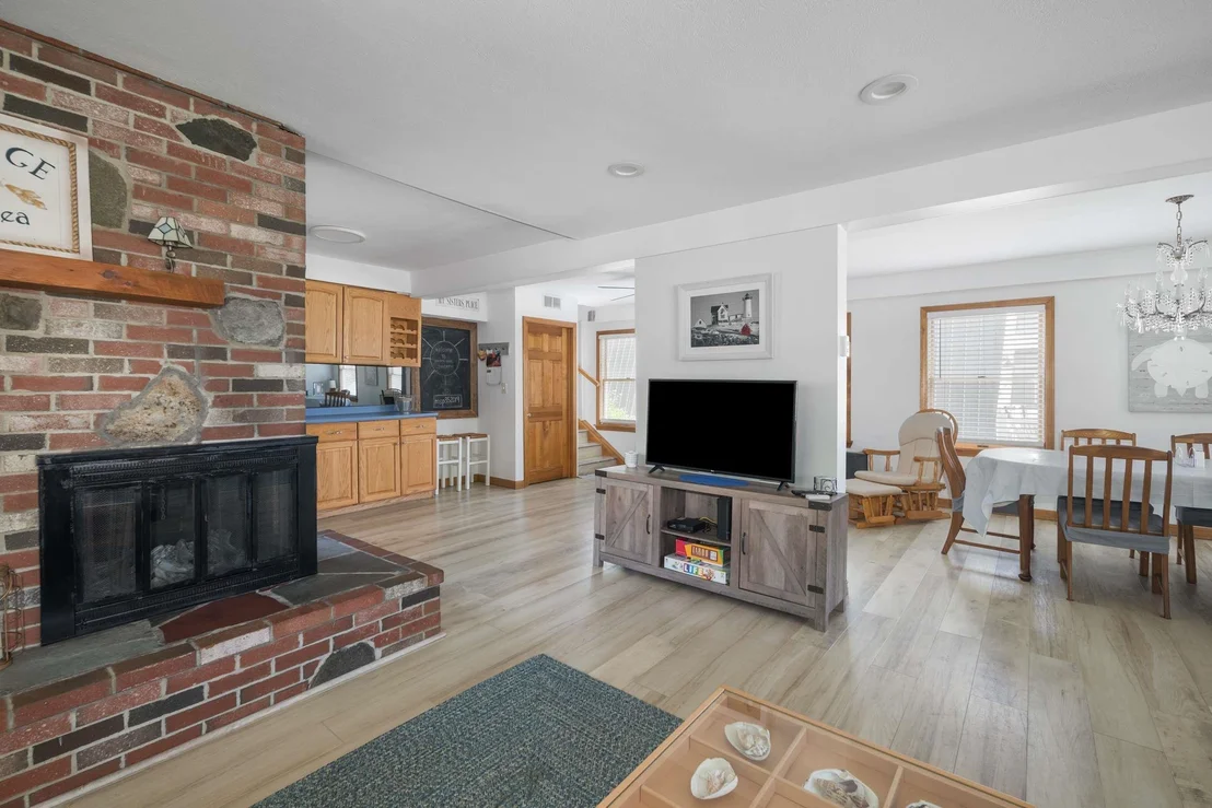 Photo of 35 Beacon