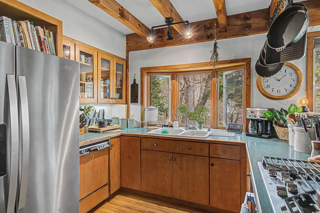 Photo of 2212 Symonds Mill