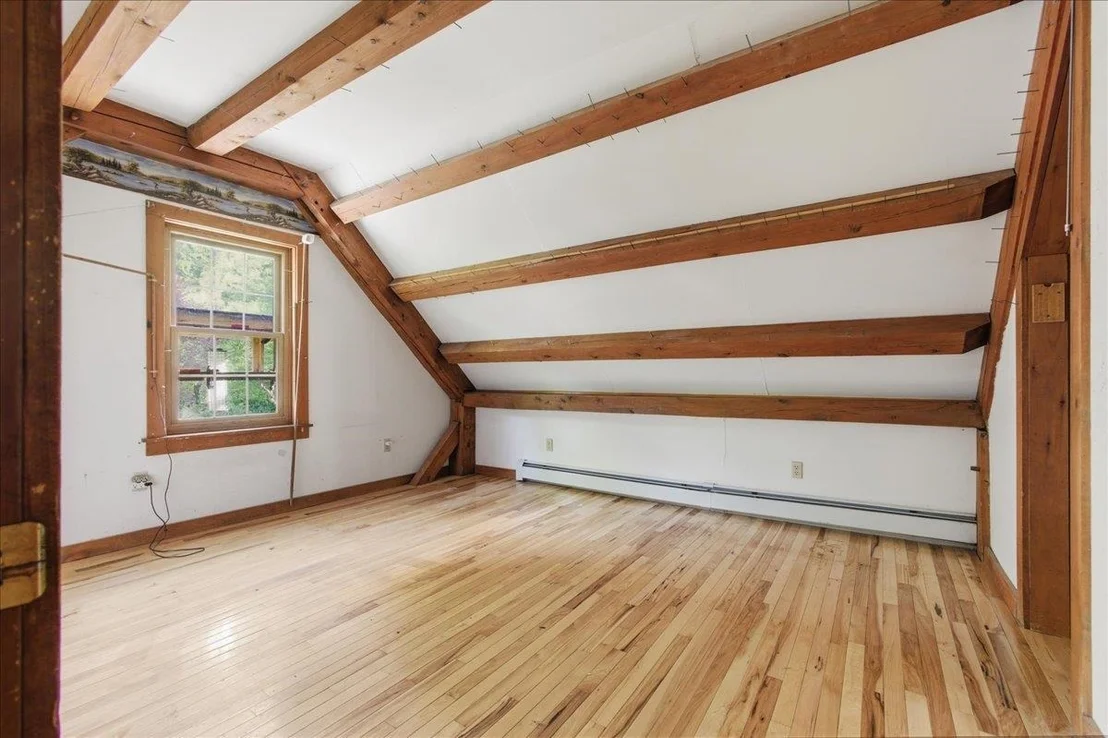 Photo of 1378 Hallstrom