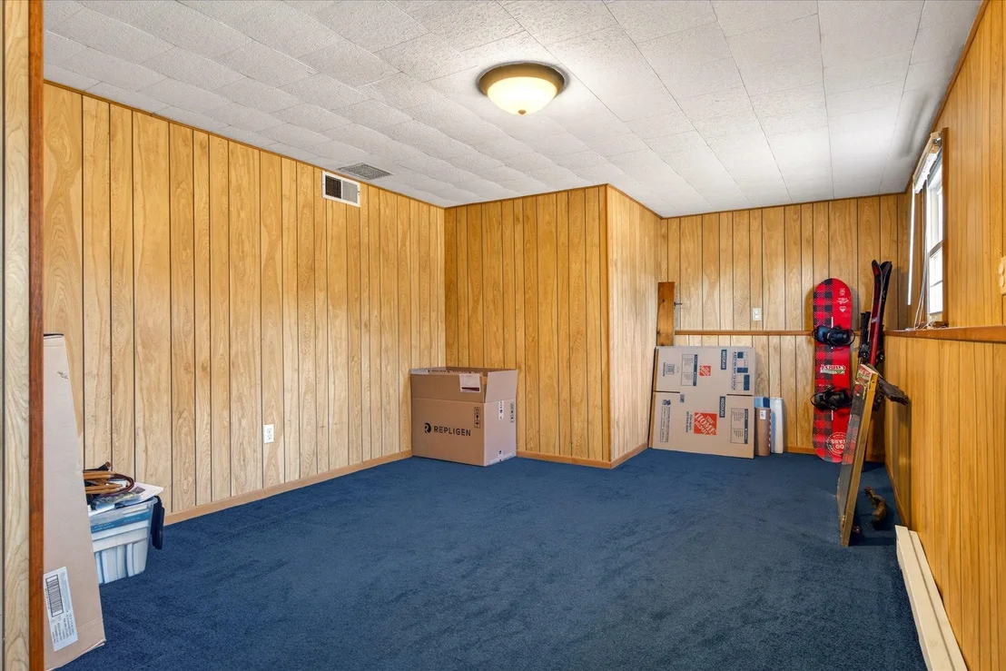 Photo of 681 Colonial