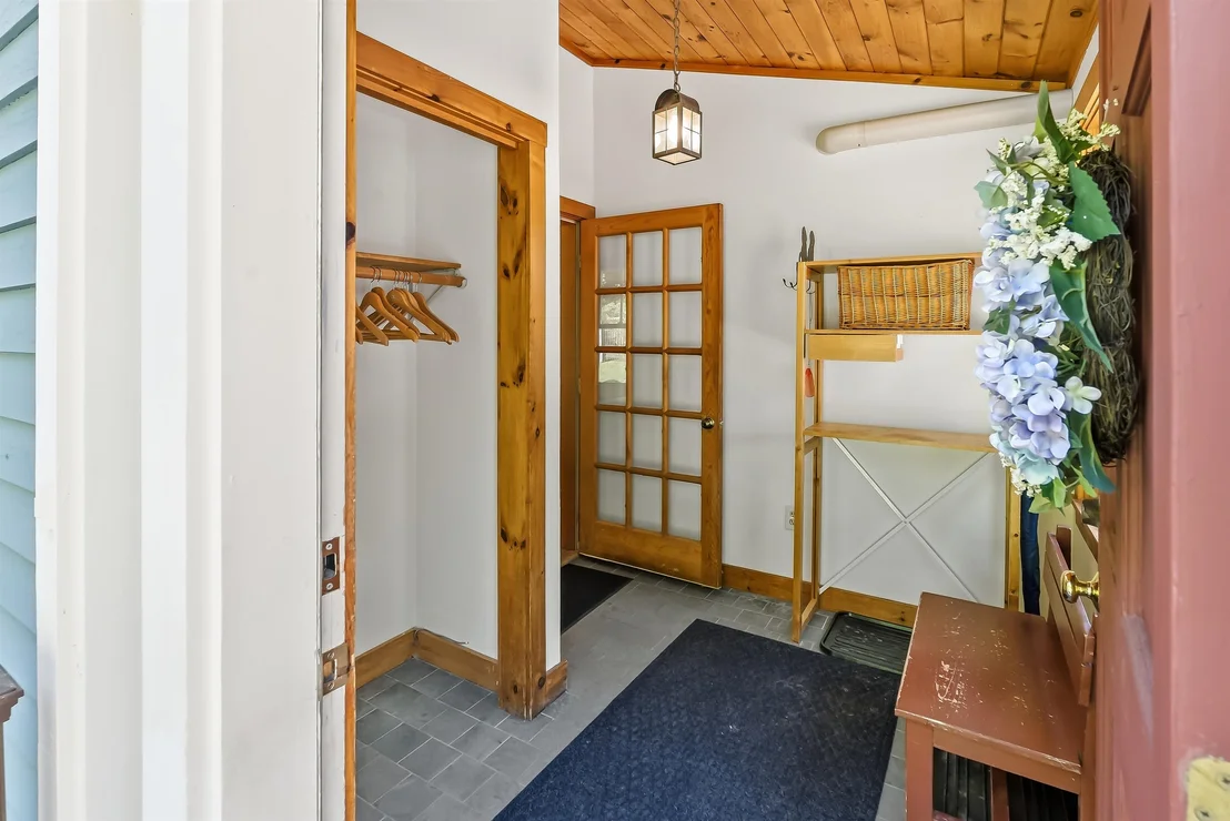 Photo of 1087 County
