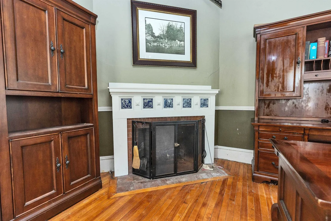 Photo of 24 Maple
