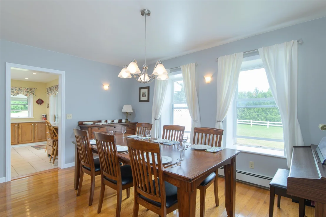 Photo of 2291 Bronson