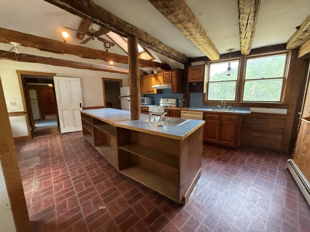 Photo of 446 Walker Brook
