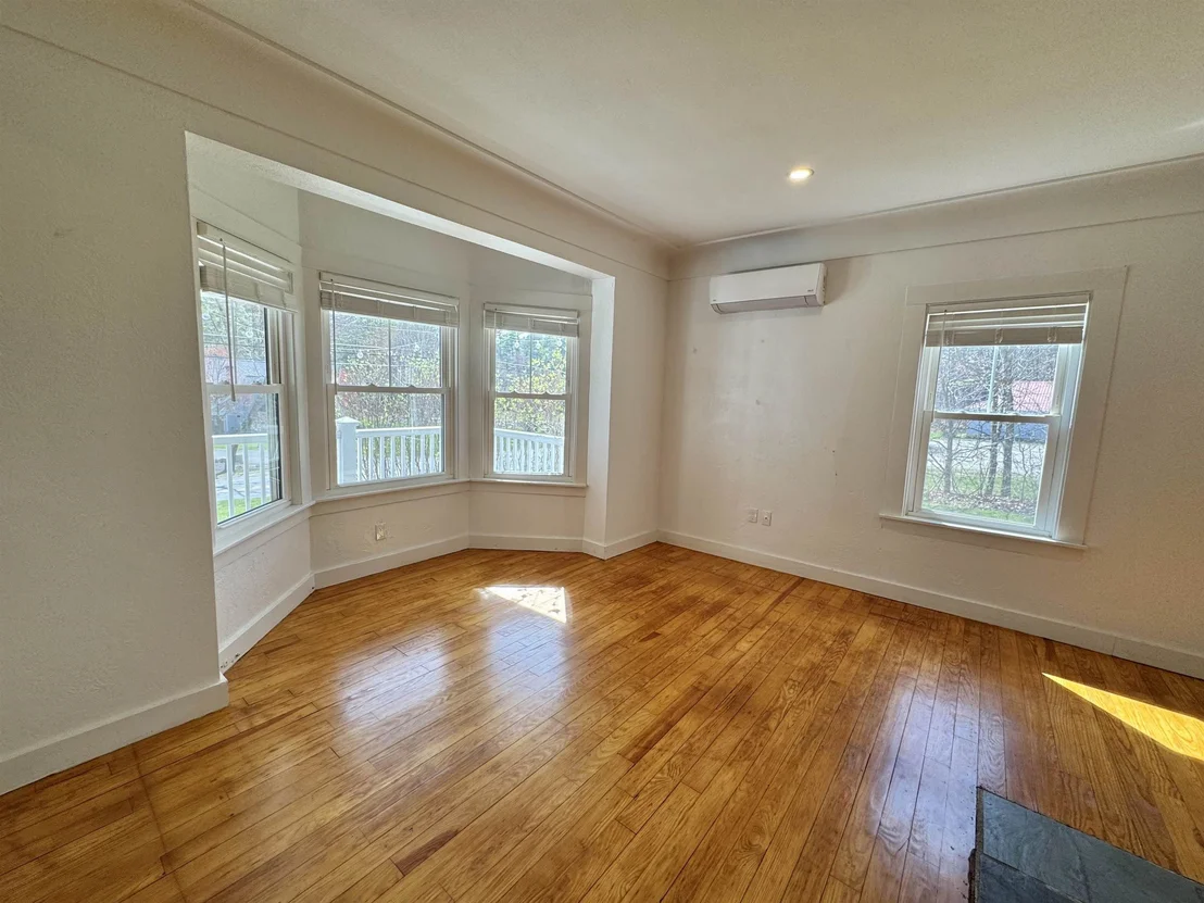 Photo of 424 Intervale Cross