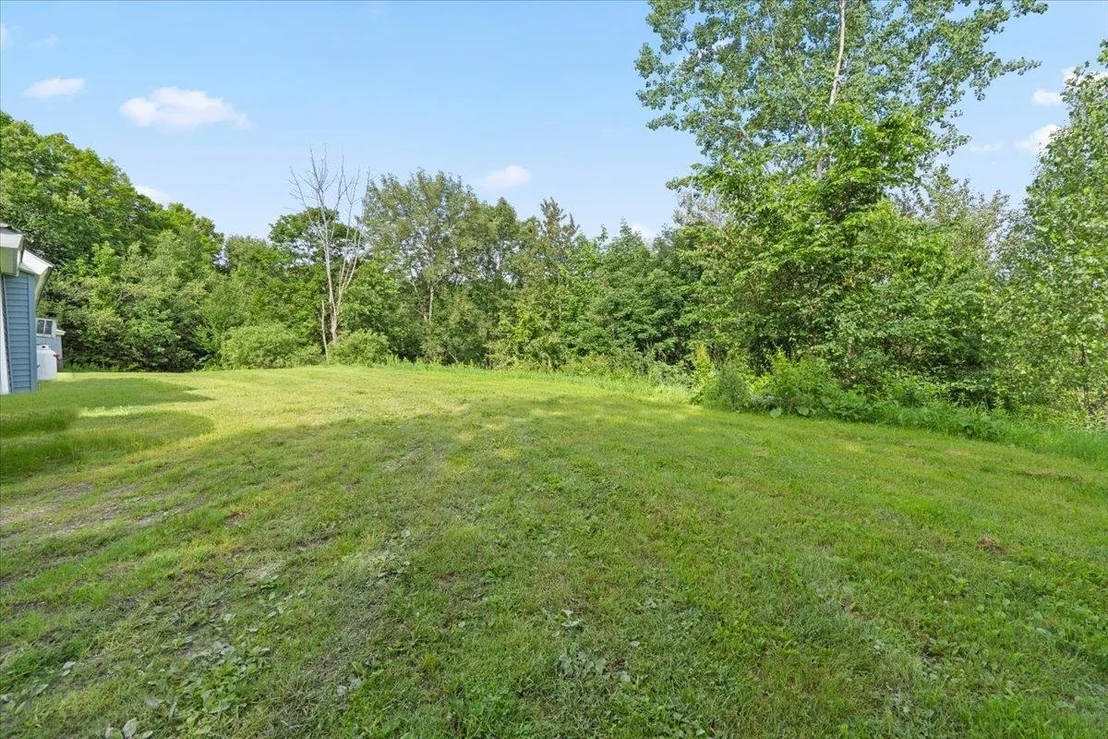 Photo of 3058 Perley