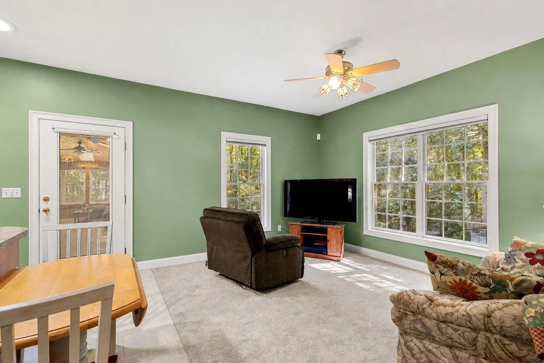 Photo of 6 Evergreen
