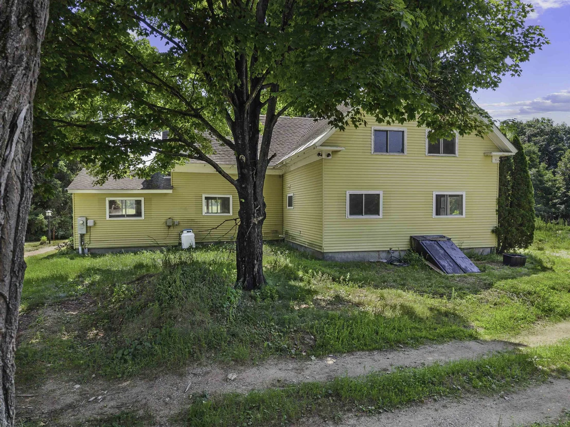Photo of 385 Burnham Intervale