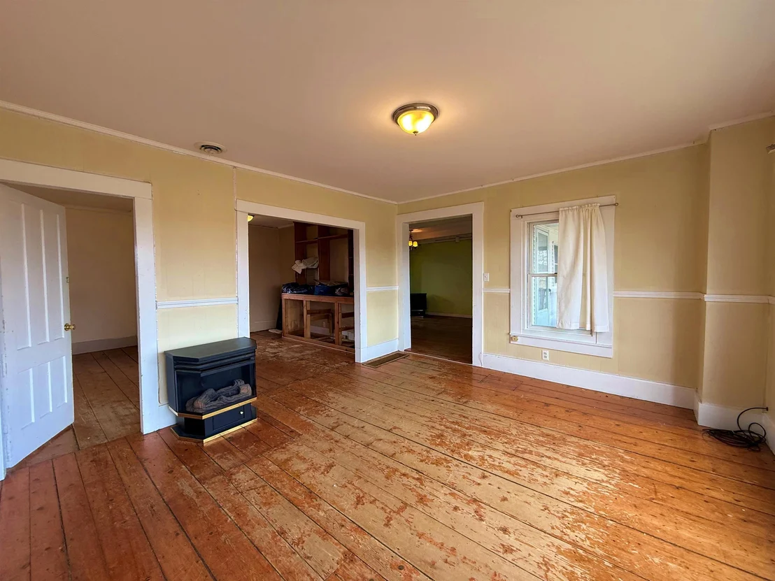Photo of 2570 Maple Hill