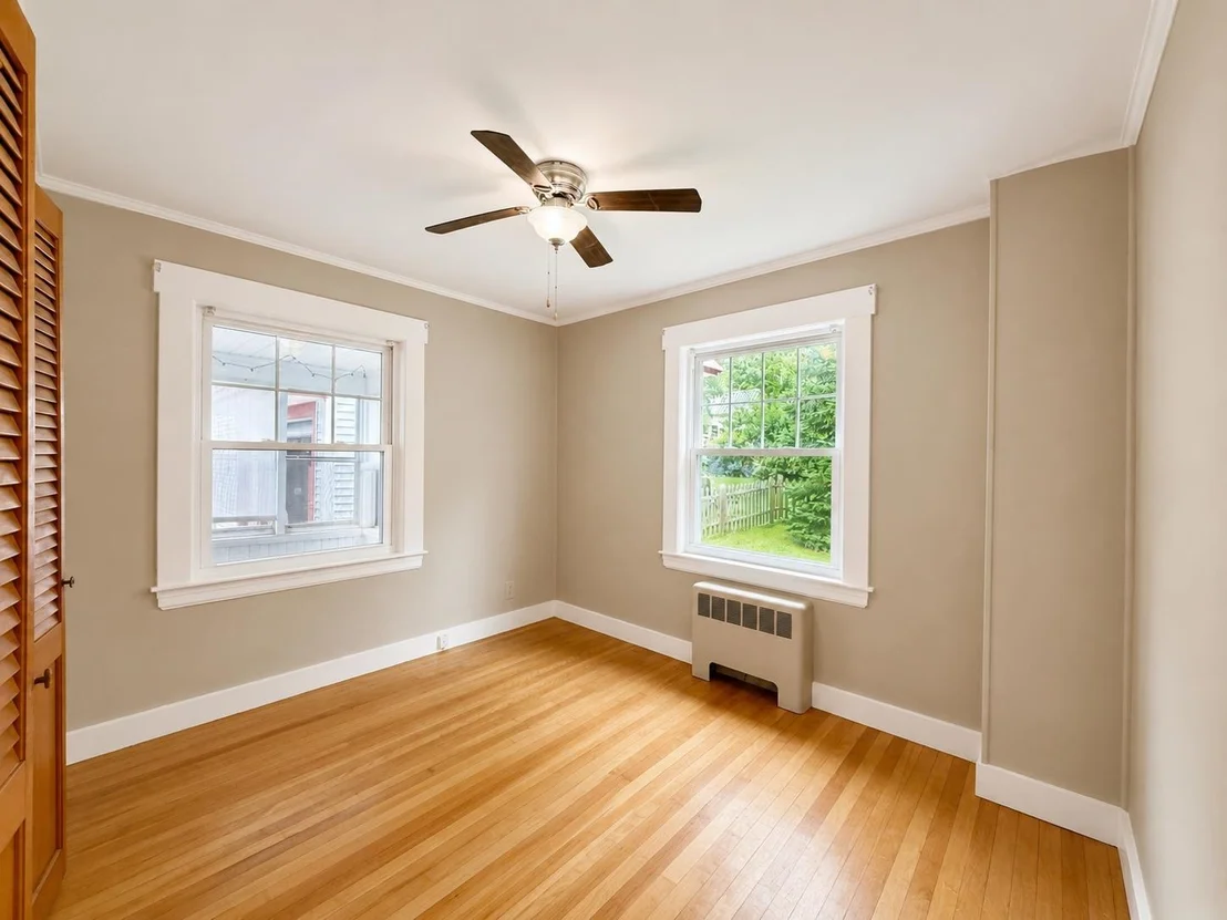 Photo of 96 Middle