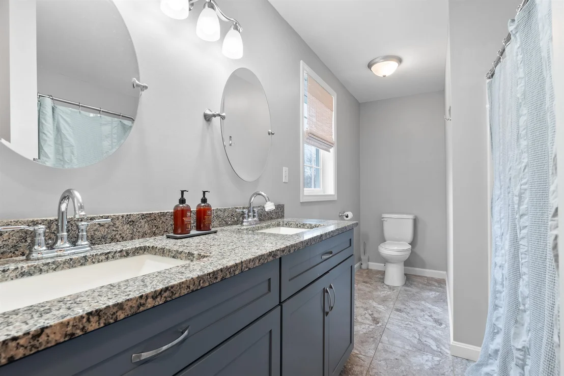 Photo of 303 Derry