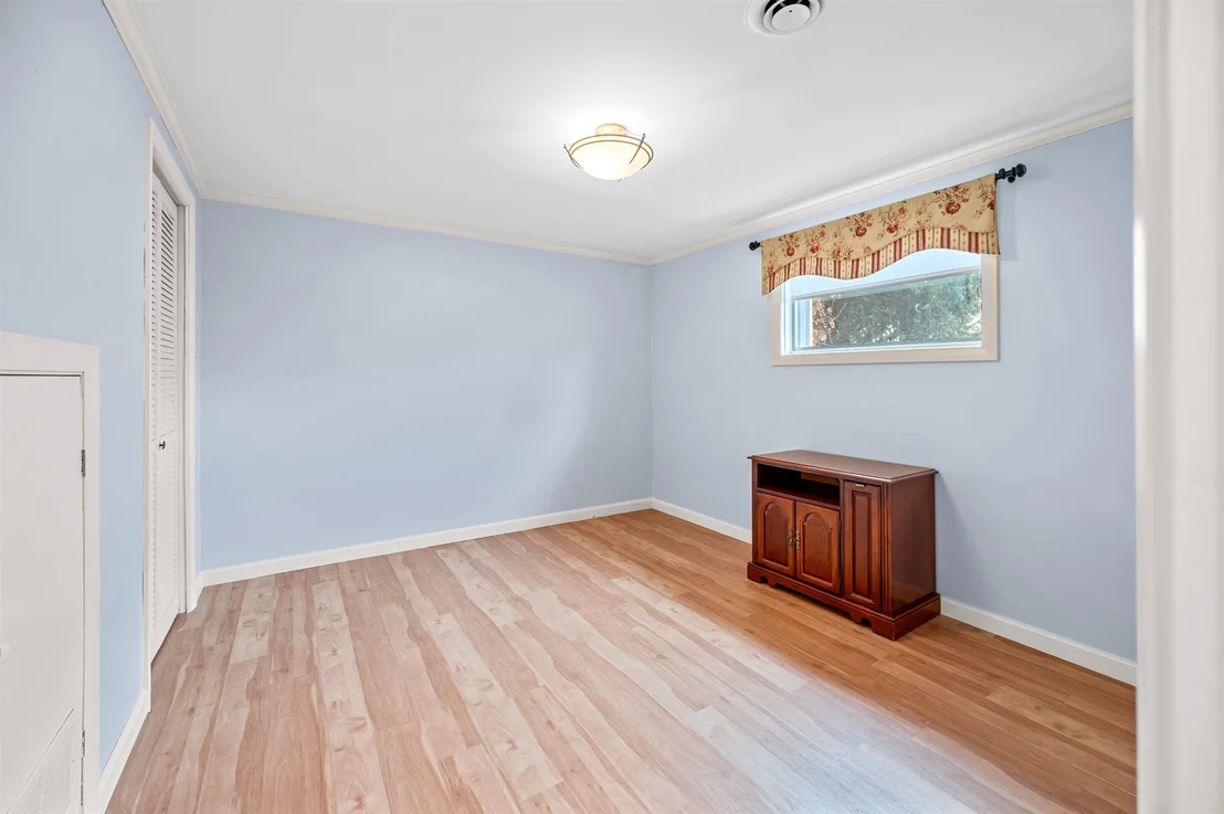 Photo of 11 Ledge