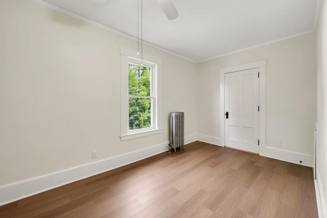 Photo of 22 Eastern